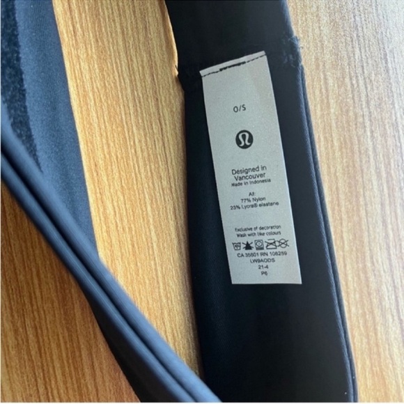 Lululemon Fly Away Tamer Headband in Black - Picture 12 of 13